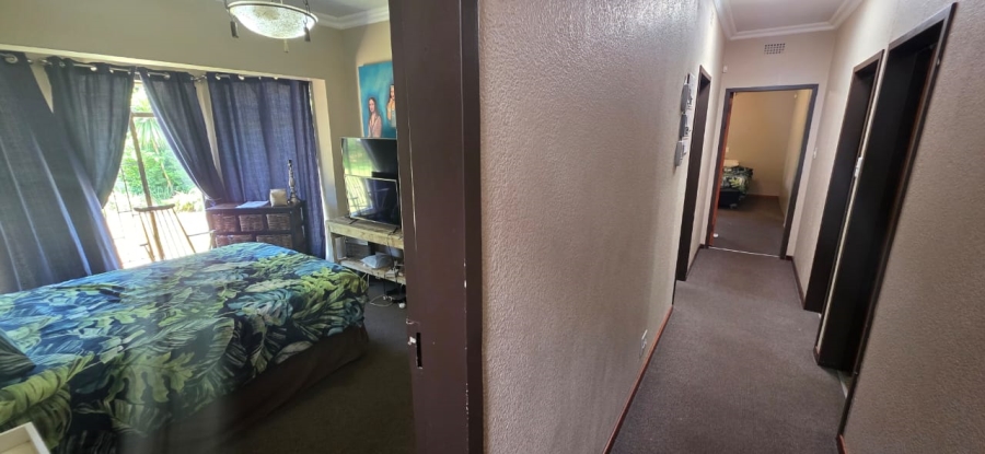 5 Bedroom Property for Sale in Wilkoppies North West